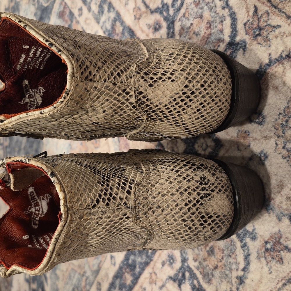 7/7.5 Freebird Miramar Leather Booties in Snakeskin, Size 6 Tag - Picture 8 of 15